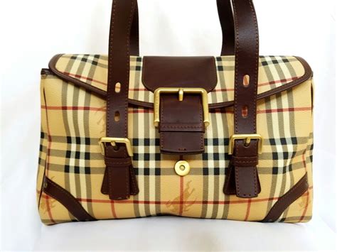 precio bolsa burberry original|Bolsos de mano de marca .